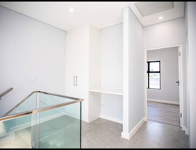 4 BEDROOM FREEHOLD FOR SALE IN SANDOWN